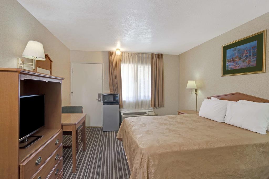 Buena Park Inn Buitenkant foto