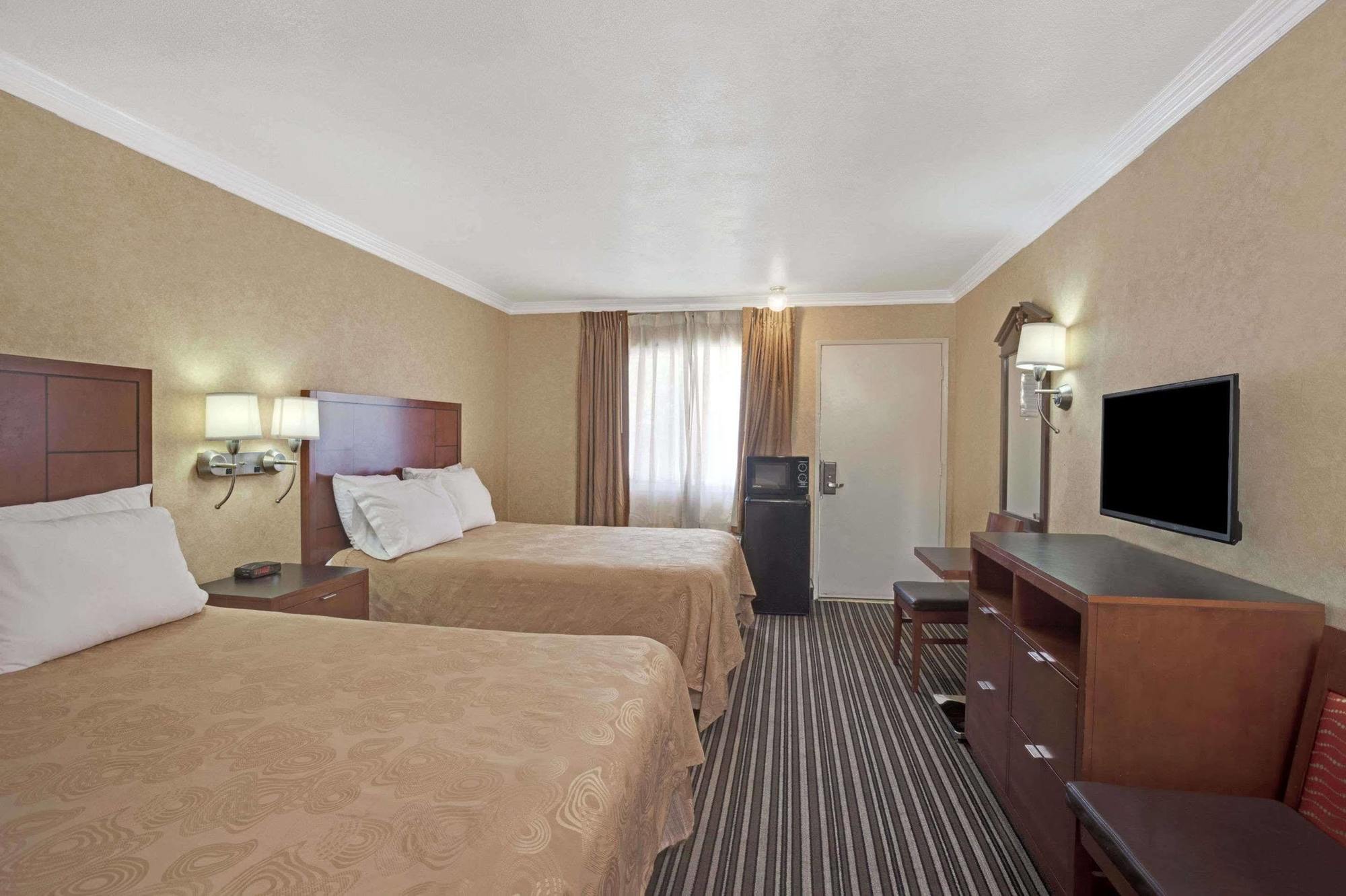 Buena Park Inn Buitenkant foto